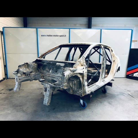 Clio 4 RS Gr N/A/F2000 FIA