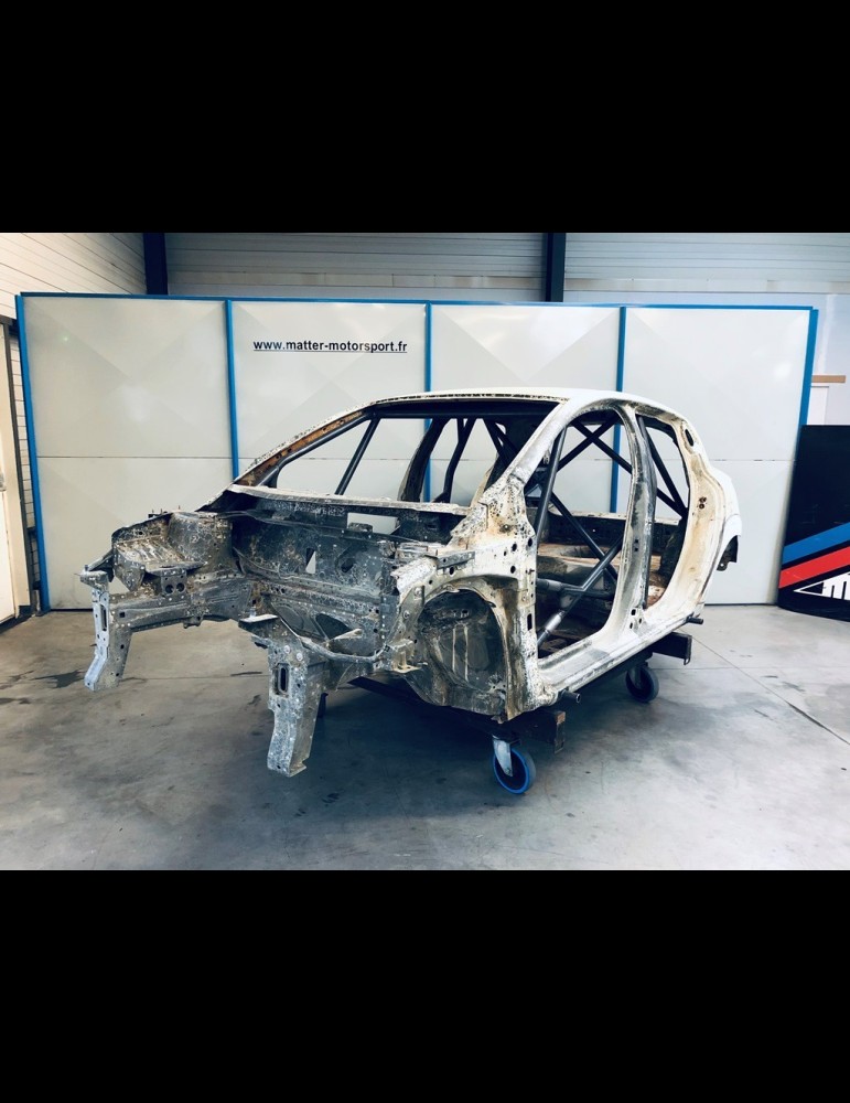 Clio 4 RS Gr N/A/F2000 FIA